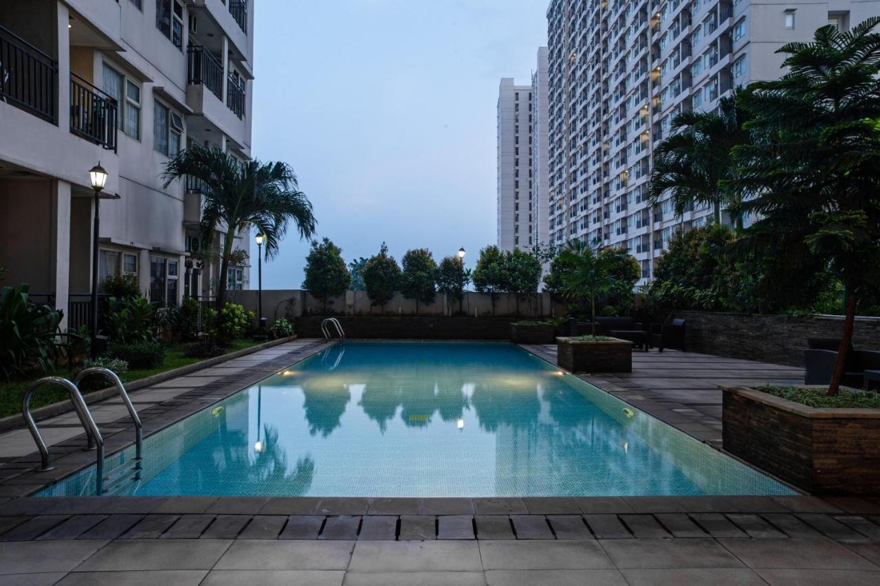Hotel Santika Depok Exterior photo