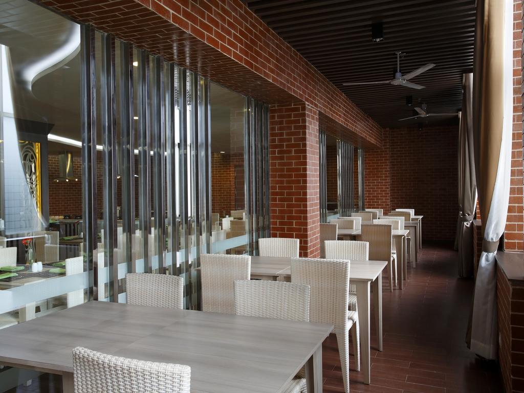Hotel Santika Depok Exterior photo